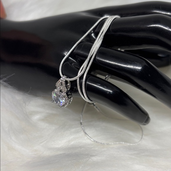 4ct Moissanite in Sterling Silver Necklace - Picture 4 of 7